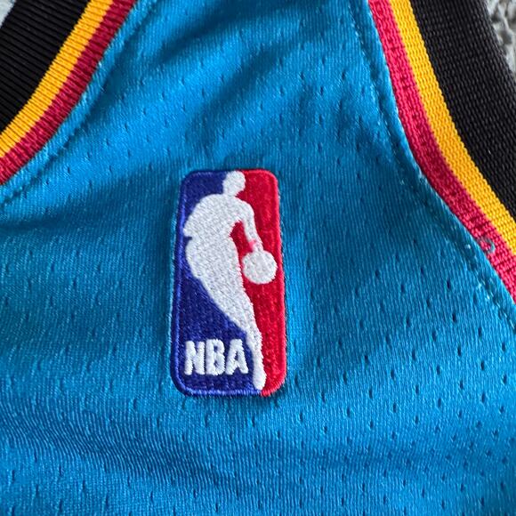 Authentic Mitchell & Ness Grant Hill Pistons 98-99 Away Teal Jersey Tailored 44 - Picture 6 of 13